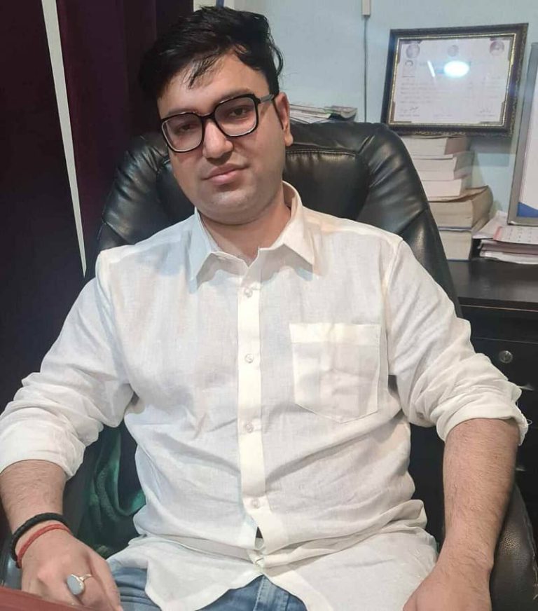 Dr Vivek Pratap Singh 768x872